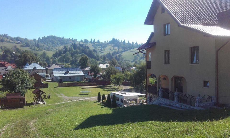 Hotel Pensiunea Alunis Sadová Exterior foto